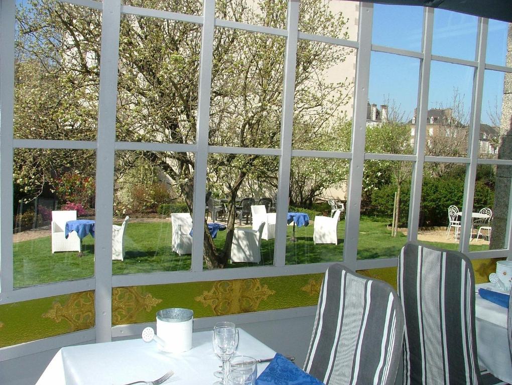 Logis Hotel L'Europe Pontivy Luaran gambar