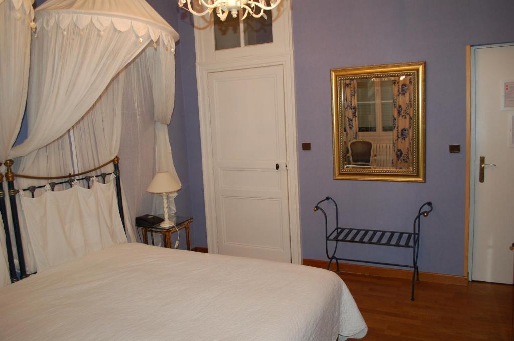 Logis Hotel L'Europe Pontivy Luaran gambar