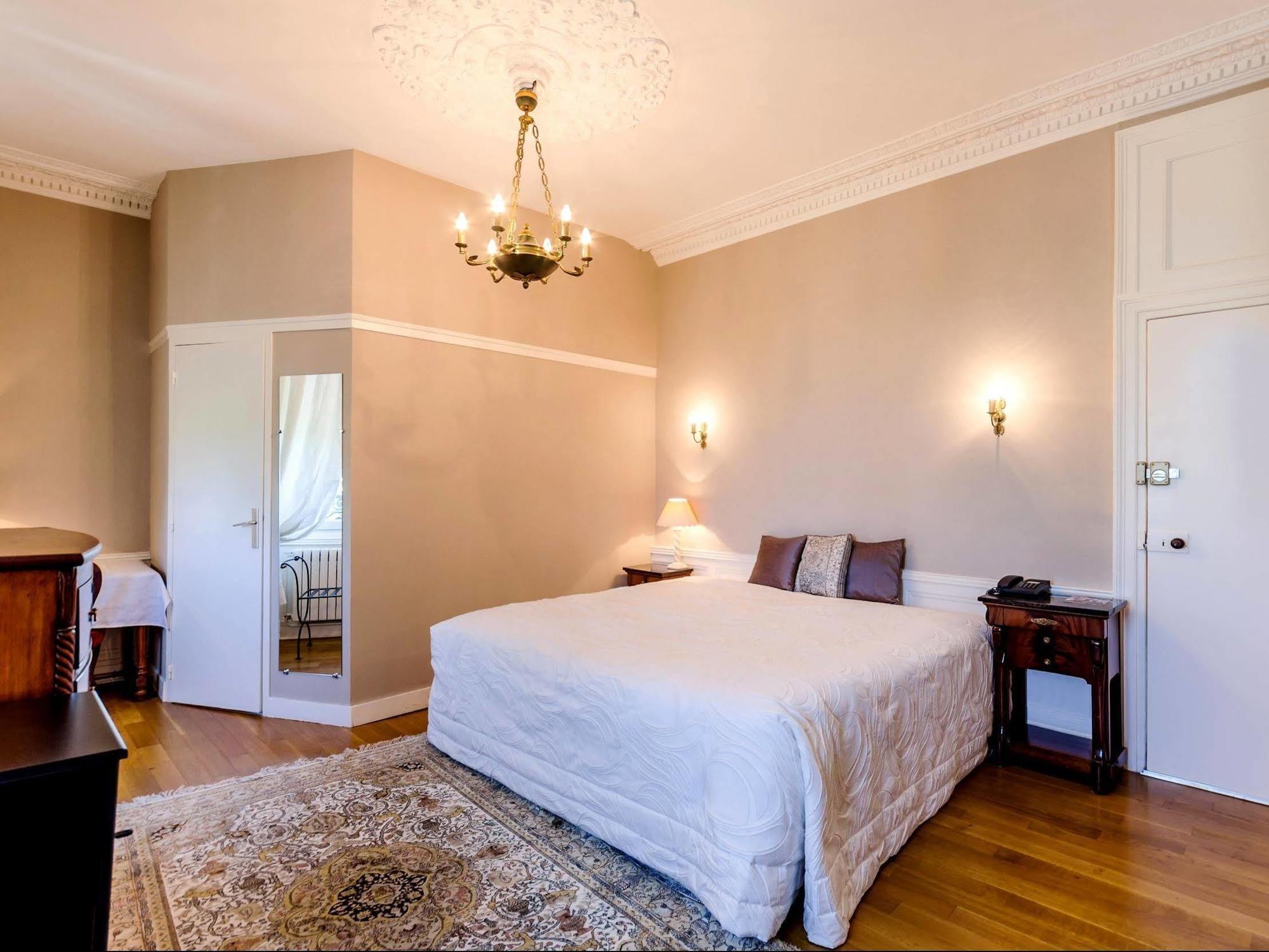 Logis Hotel L'Europe Pontivy Luaran gambar